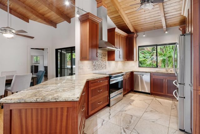 301 Ohina Pl, Kihei, HI 96753