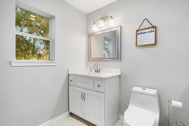 450 N Sunset Boulevard, Holiday Lakes, TX 77515