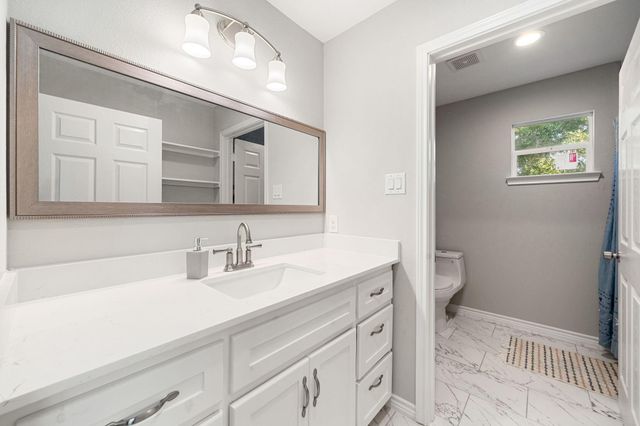 450 N Sunset Boulevard, Holiday Lakes, TX 77515