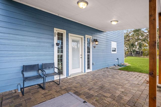 450 N Sunset Boulevard, Holiday Lakes, TX 77515