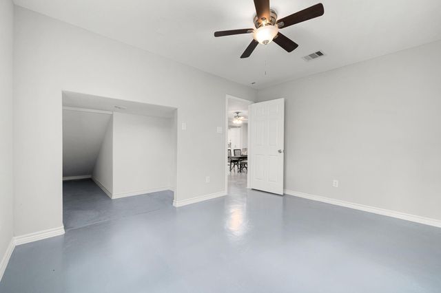 450 N Sunset Boulevard, Holiday Lakes, TX 77515