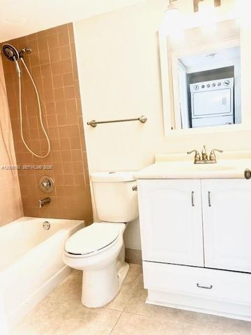 871 NE 207th Ter 4-101, Miami, FL 33179