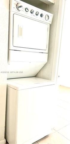 871 NE 207th Ter 4-101, Miami, FL 33179