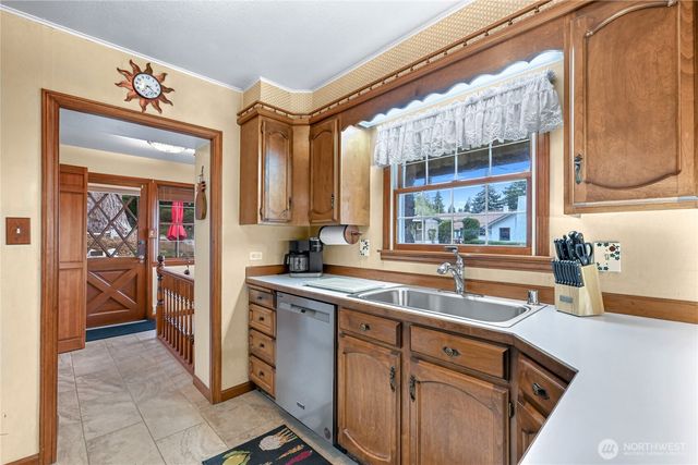 1608 Euclid Avenue, Bellingham, WA 98229