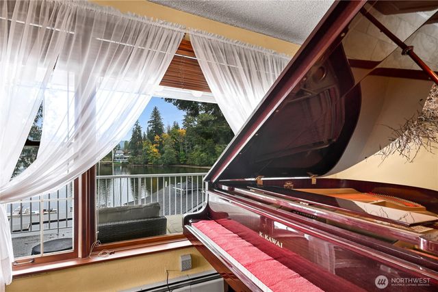 1608 Euclid Avenue, Bellingham, WA 98229