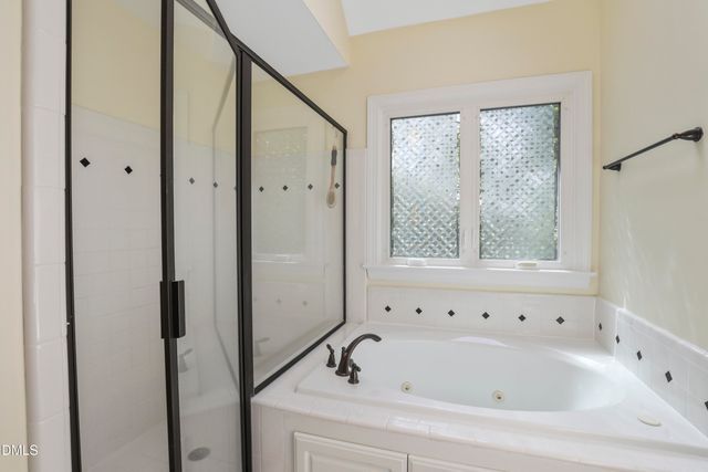 212 Cobble Ridge Drive, Chapel Hill, NC 27516