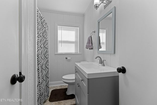 411 Ash St, Morristown, TN 37813