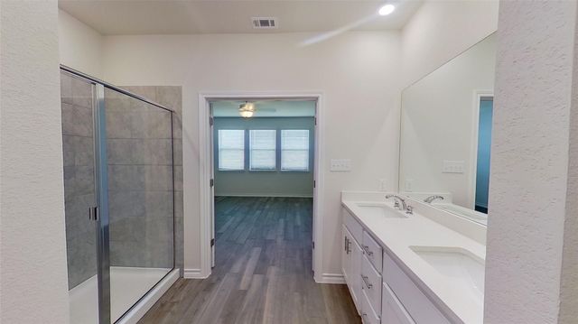 197 Nettletree DR, Buda, TX 78610