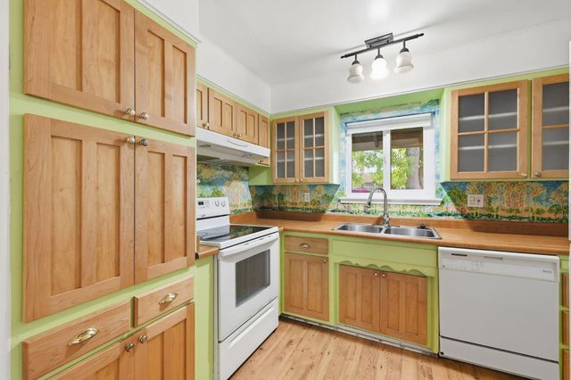 5977 Dewey Blvd, Sacramento, CA 95824