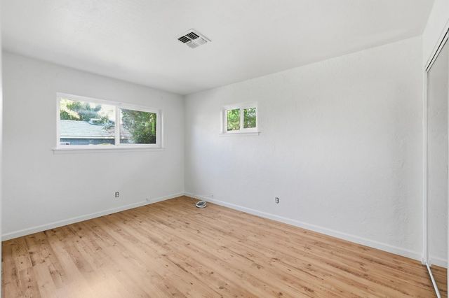 5977 Dewey Blvd, Sacramento, CA 95824