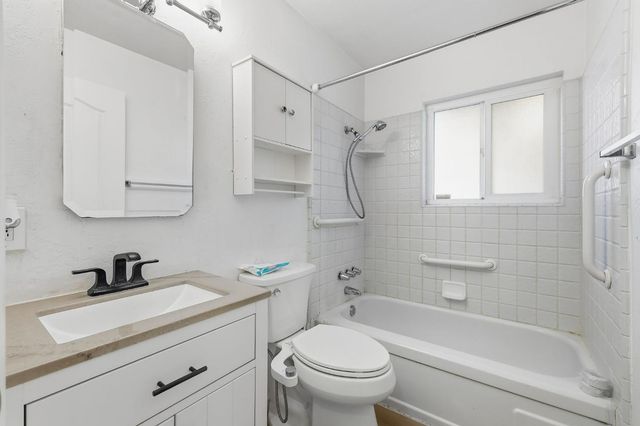 5977 Dewey Blvd, Sacramento, CA 95824