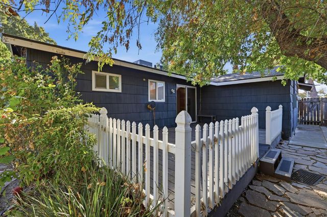 5977 Dewey Blvd, Sacramento, CA 95824
