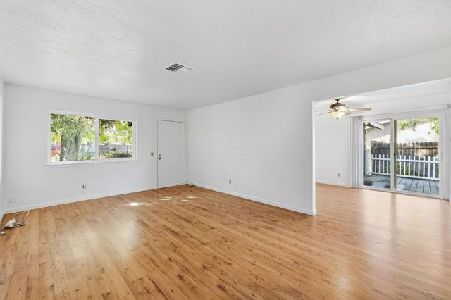 5977 Dewey Blvd, Sacramento, CA 95824