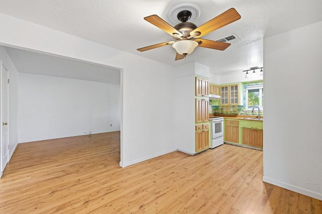 5977 Dewey Blvd, Sacramento, CA 95824