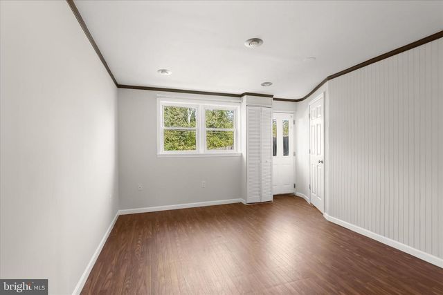1111 LINDEN AVE, Halethorpe, MD 21227