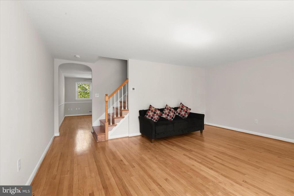 Image 10 of property listing at 1111 LINDEN AVE, Halethorpe, MD 21227