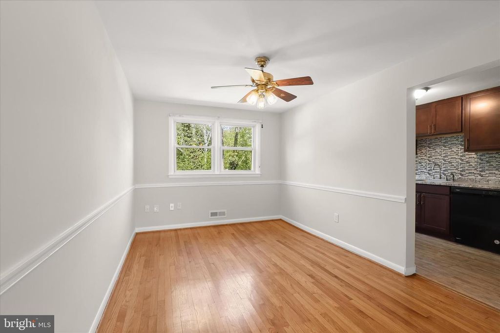 Image 14 of property listing at 1111 LINDEN AVE, Halethorpe, MD 21227