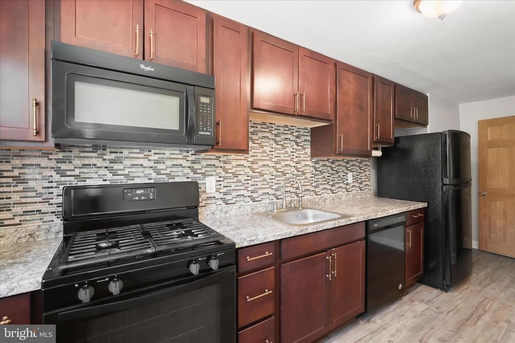 Image 16 of property listing at 1111 LINDEN AVE, Halethorpe, MD 21227