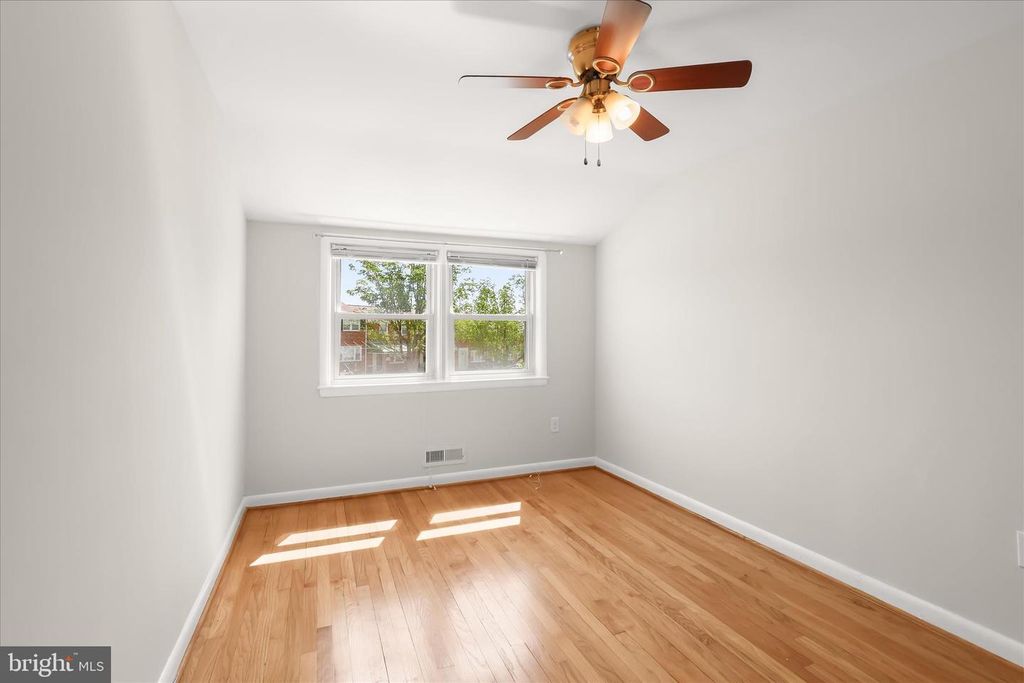 Image 20 of property listing at 1111 LINDEN AVE, Halethorpe, MD 21227