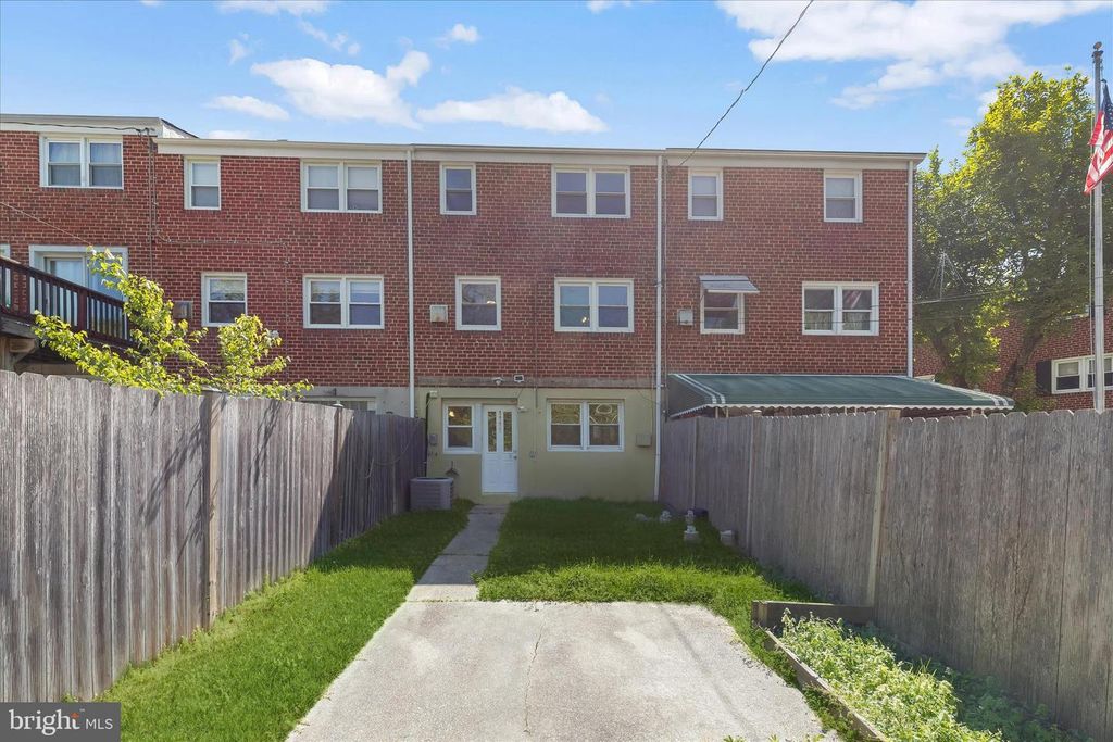 Image 31 of property listing at 1111 LINDEN AVE, Halethorpe, MD 21227