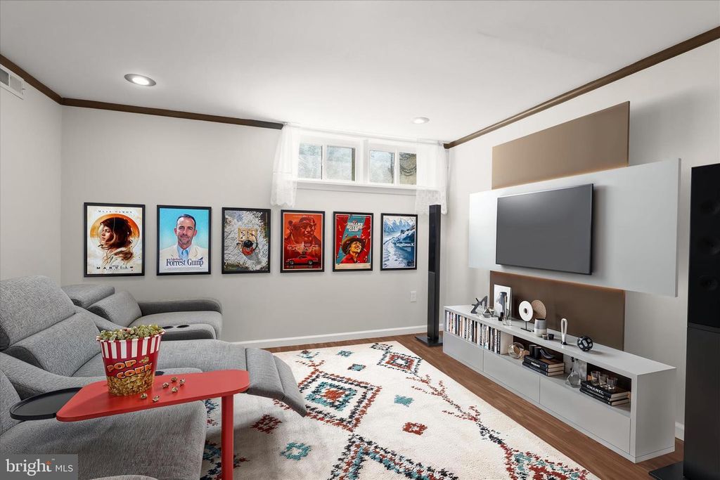 Image 6 of property listing at 1111 LINDEN AVE, Halethorpe, MD 21227