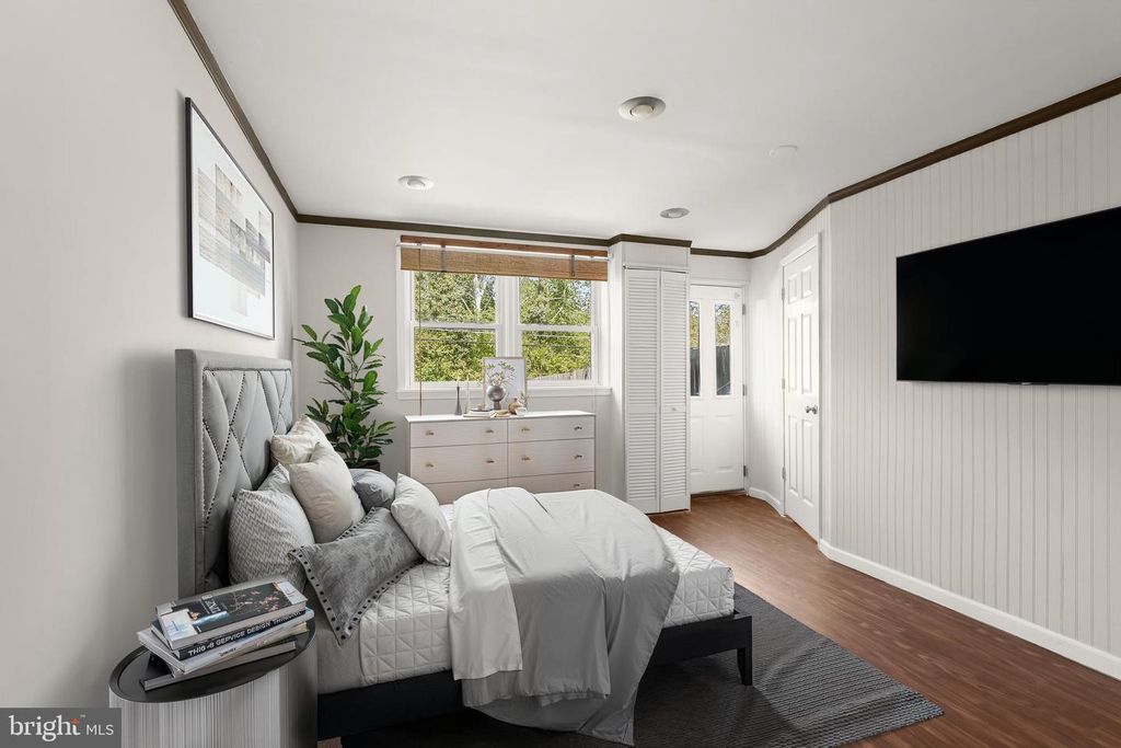 Image 7 of property listing at 1111 LINDEN AVE, Halethorpe, MD 21227