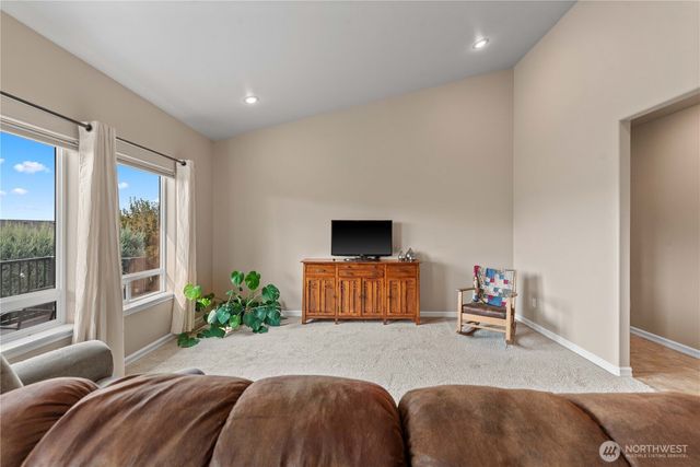 1992 Stoneridge Drive, East Wenatchee, WA 98802