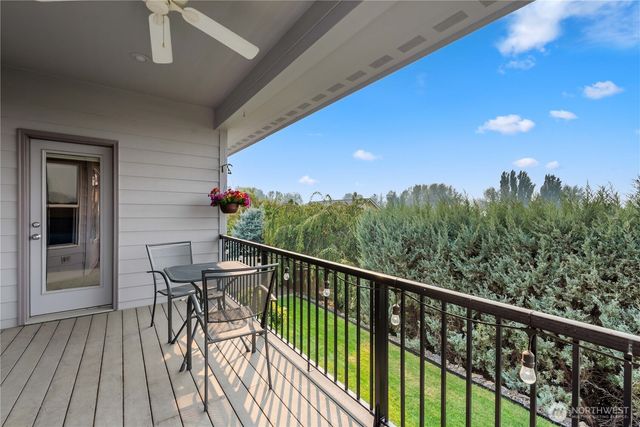 1992 Stoneridge Drive, East Wenatchee, WA 98802