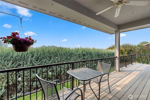 1992 Stoneridge Drive, East Wenatchee, WA 98802