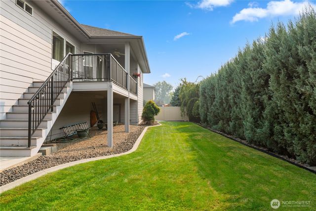 1992 Stoneridge Drive, East Wenatchee, WA 98802