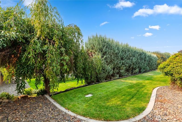 1992 Stoneridge Drive, East Wenatchee, WA 98802