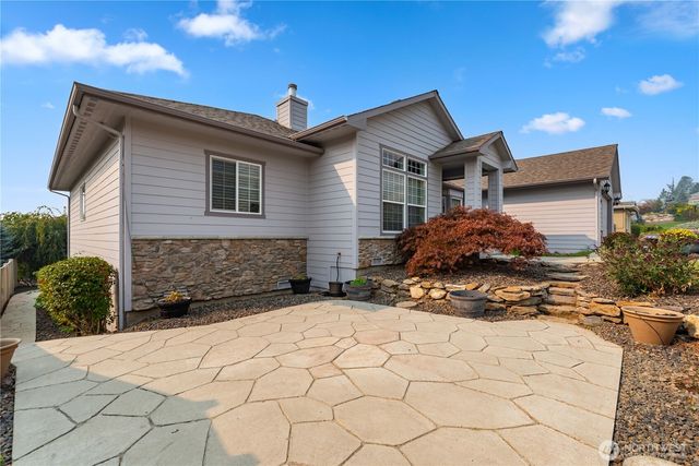 1992 Stoneridge Drive, East Wenatchee, WA 98802