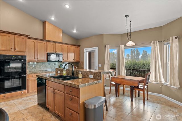 1992 Stoneridge Drive, East Wenatchee, WA 98802