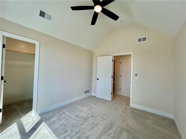 1984 Longview Drive, Liberty, MO 64068