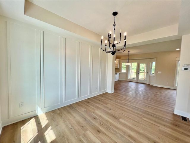 1984 Longview Drive, Liberty, MO 64068