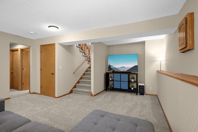 5615 Albert Street, Shoreview, MN 55126