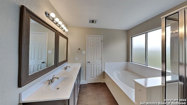 7738 Paraiso Cir, Boerne, TX 78015