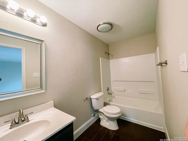 7738 Paraiso Cir, Boerne, TX 78015