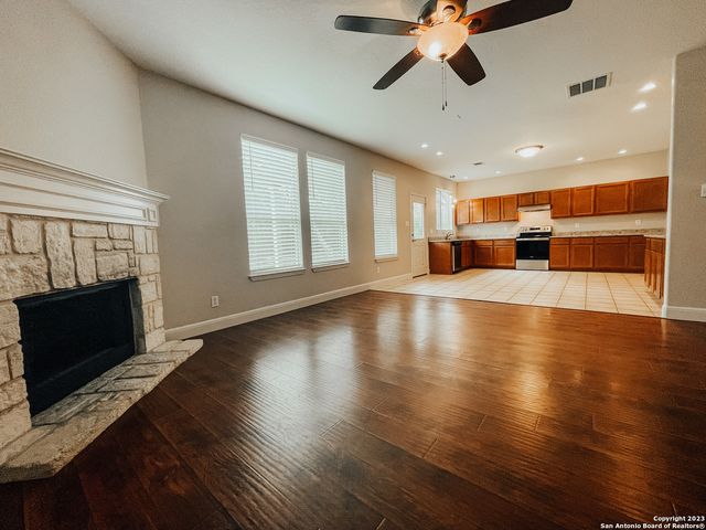 7738 Paraiso Cir, Boerne, TX 78015