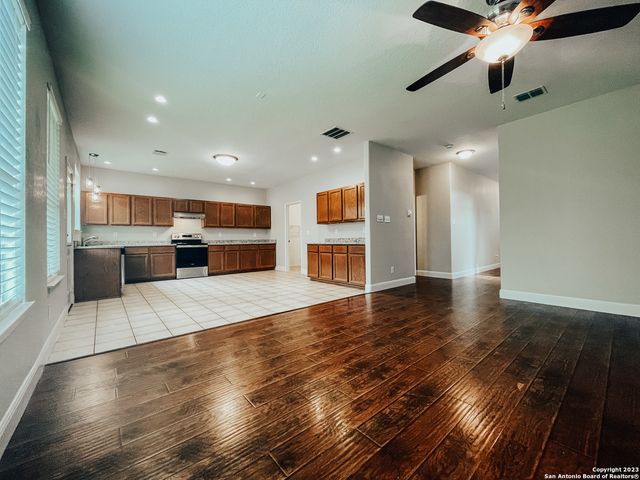 7738 Paraiso Cir, Boerne, TX 78015