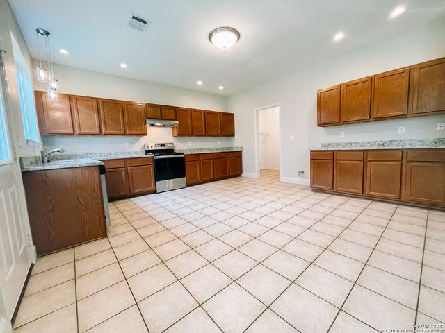 7738 Paraiso Cir, Boerne, TX 78015