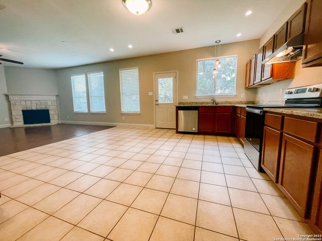 7738 Paraiso Cir, Boerne, TX 78015
