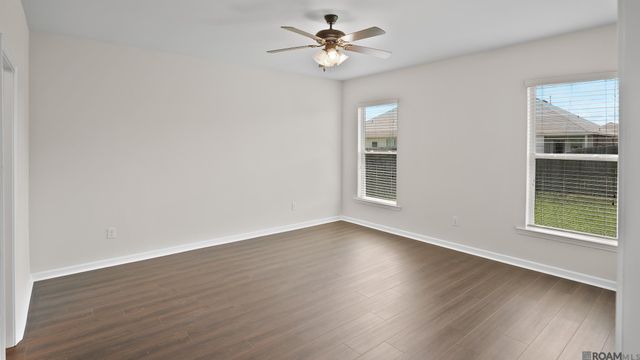 1045 Gentle Wind Dr, Baton Rouge, LA 70820