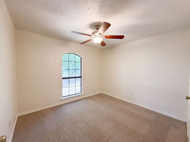 133 Jason Drive, Red Oak, TX 75154