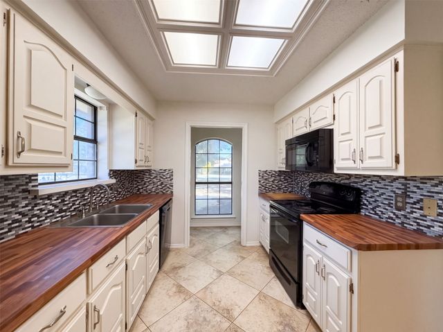 133 Jason Drive, Red Oak, TX 75154