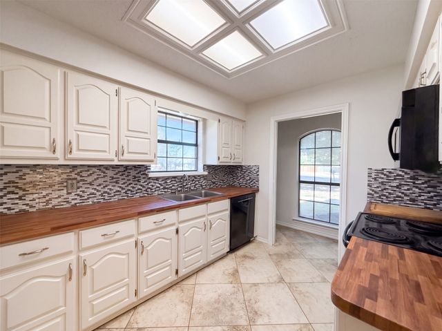 133 Jason Drive, Red Oak, TX 75154