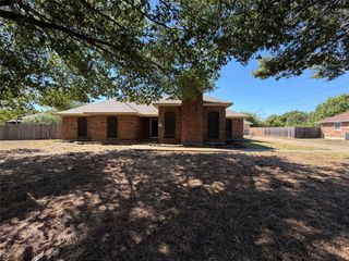 133 Jason Drive, Red Oak, TX 75154