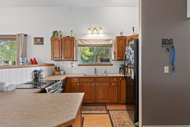 102 S Lake St, Tekoa, WA 99033