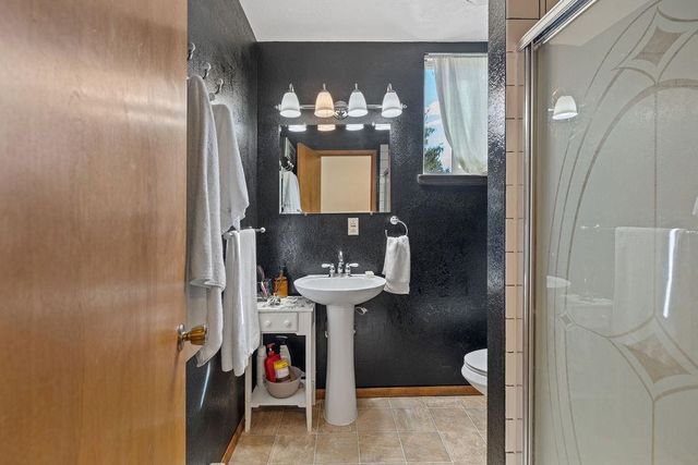 102 S Lake St, Tekoa, WA 99033