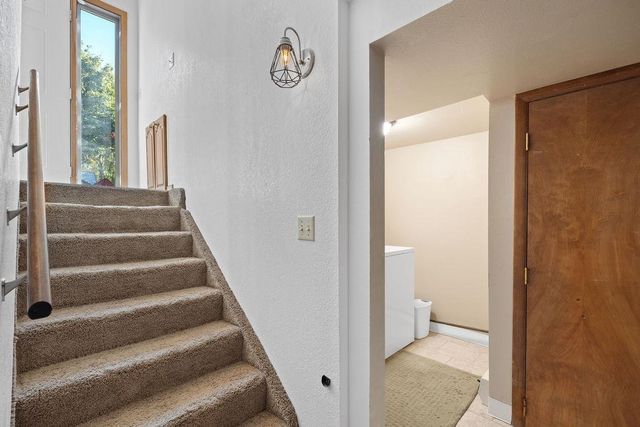 102 S Lake St, Tekoa, WA 99033